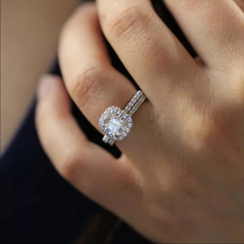 New 2Pcs/set Cubic Zirconia Diamond Ring - Picture 3 of 3